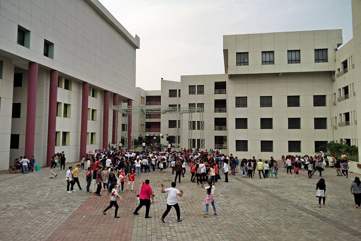 https://cache.careers360.mobi/media/colleges/social-media/media-gallery/18793/2020/8/24/Campus View of  Babu Madhav Institute of Information Technology Surat_Campus-View.jpg